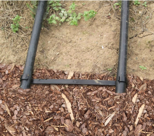 Doppelschlauchhalter f&uuml;r Tropfleitung 16mm, Abstand ca. 32 cm